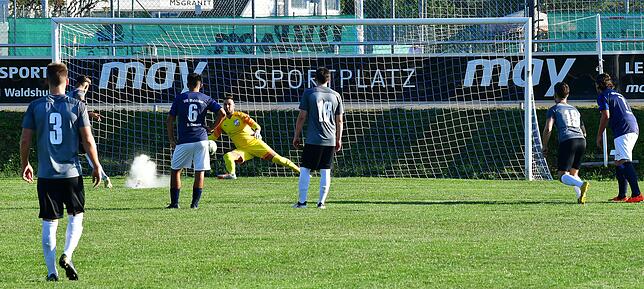 Bild 29: VfB Waldshut feiert schmeichelhaften 3:2-Sieg gegen Bosporus FC Friedlingen &ndash; und wir haben die Bilder!