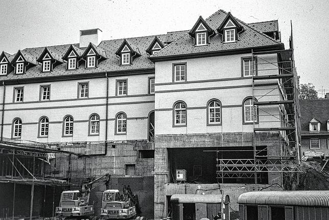 Das Gebäude in der Karlstraße 58 im Jahr 1985 von Süden aus gesehen.