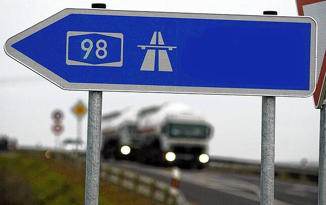 Auch im Bereich Waldshut-Tiengen soll bis Endes des Jahrzehnts die Baugenehmigung für die A98-Abschnitte 8 und 9 vorliegen. Aber ob der ...