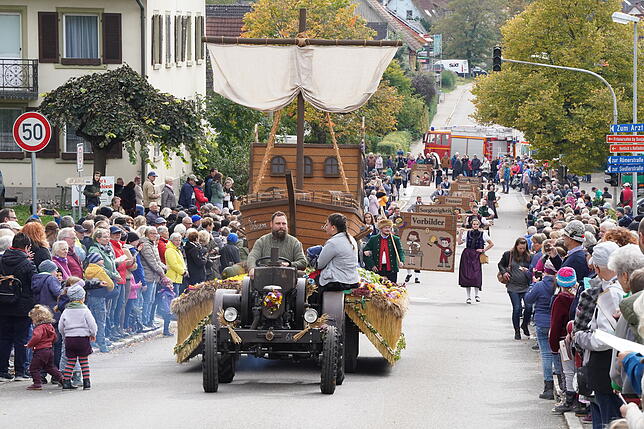 Bild 3: Kreiserntedankfest Brigachtal: Wer hat den schönsten Wagen?