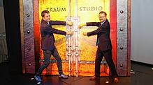 Viele Monate haben der Intendant des Gloria-Theaters Jochen Frank Schmidt (links) und der kaufmännische Direktor Alexander Dieterle an ...