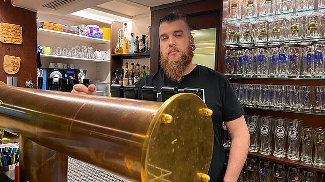 Mit der Rückkehr in die Alarmstufe I in Baden-Württemberg wurde auch die Sperrstunde für die Gastronomie aufgehoben. Gäste dürfen also ...