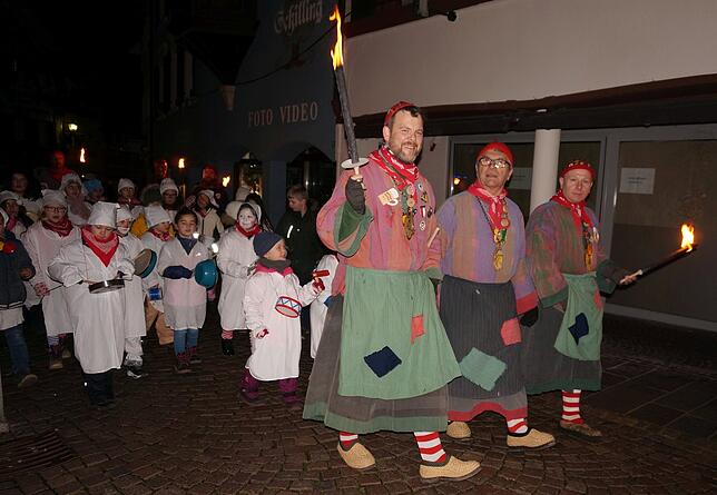 Bild 19: So war der Schmutzige Donnerstag in Waldshut-Tiengen: Die schönsten Bilder und Videos vom närrischen Treiben