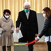 Winfried Kretschmann (Bündnis 90/Die Grünen) und seine Frau Gerline geben ihre Stimme ab. Sein eigener Name stand jedoch nicht auf dem ...