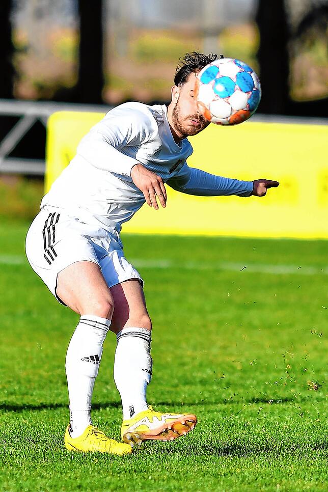 Bild 3: SV 08 Laufenburg verliert bei Spitzenreiter VfR Hausen mit 0:2 &ndash; und wir haben Bilder!