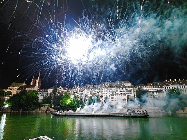 Bild 22: Basel lässt es krachen! Die schönsten Bilder des Feuerwerks am Rhein