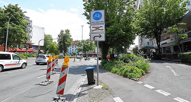 Es gibt Überlegungen in der Stadtverwaltung, die Einfahrt in die Jahnstraße vom Zähringerplatz künftig nur noch Radfahrern zu gestatten. ...