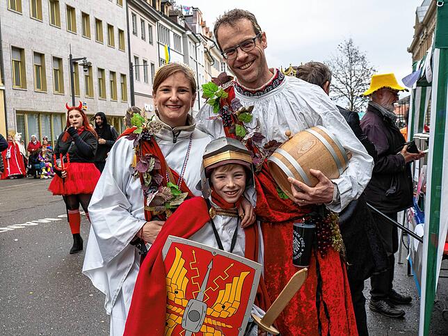 Bild 7: Schmotziger Dunschtig 2024: Tolle Kostüme und gute Laune auf der Marktstätte