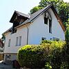 Derzeit nicht mehr bewohnbar ist dieses Haus an der Bräunlinger Lützelbergstraße nach einem Brand am Freitag, 26. Juli.