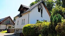 Derzeit nicht mehr bewohnbar ist dieses Haus an der Bräunlinger Lützelbergstraße nach einem Brand am Freitag, 26. Juli.
