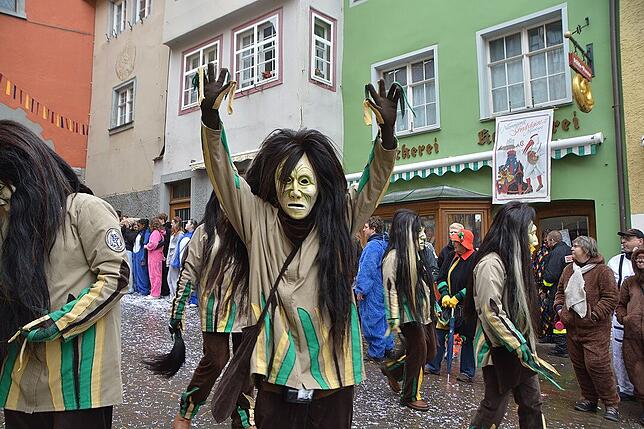 Bild 14: Meersburg im Fasnetsfieber: 1.800 Hästräger ziehen durch die Altstadt – Bilder!