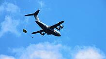 Im Rahmen von Übungen starten und landen immer wieder Militärmaschinen am Bodensee-Airport in Friedrichshafen. Das Bild zeigt eine Übung ...