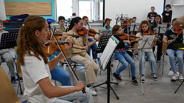 Das Orchester der Musikschule Bad Säckingen (Musäk) – hier bei der Probe – hat beim Wertungsspiel in Bonndorf sehr gut abgeschnitten. ...