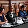 Jutta Allmendinger (l-r), Soziologin, Hendrik Streeck, Virologe, Harald Wilkoszewski, Abteilungsleiter Kommunikation und Pressesprecher ...