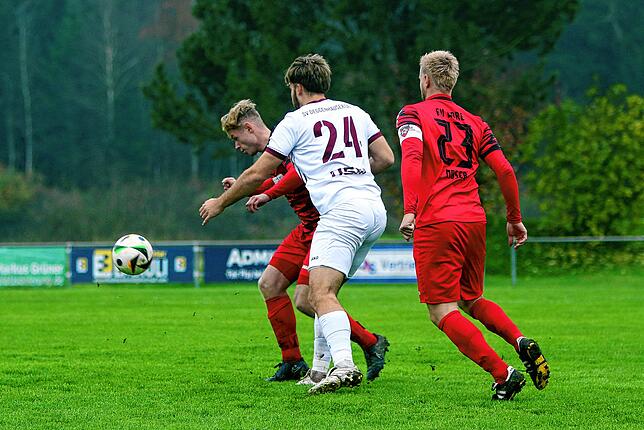 Bild 43: Acht Tore im Duell zwischen FV Walbertsweiler und SV Deggenhausertal. Wir haben die besten Bilder!