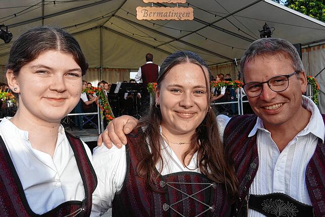 Bild 4: Dritter Tag vom Weinfest in Bermatingen: Auch am Sonntag waren zahlreiche Besucher vor Ort