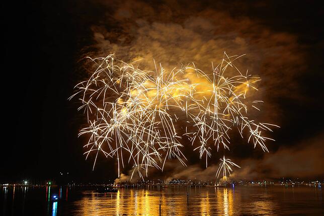 Bild 3: Konstanzer Seenachtfest 2024 - Jetzt knallt's! Das Feuerwerk am Bodensee bringt Zuschauer zum Staunen