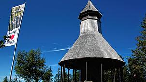 Der Hochkopfturm als Wahrzeichen von Todtmoos findet sich in der Architekturroute des Vereins Bauwerk Schwarzwald. Bild: Andreas Böhm
