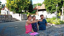 Zur Besprechung vor der Gewerbeschau treffen sich Victoria Gerspach (von links), Manuela Thoma und Johannes Eckert vom Vorstand des ...