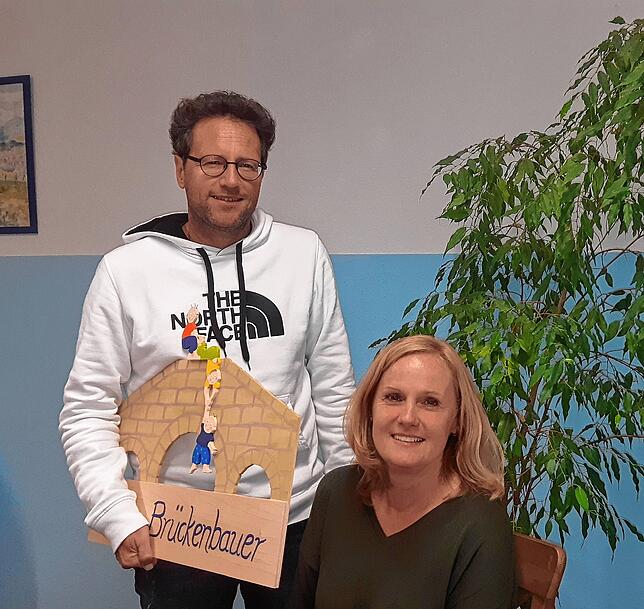 Sozialarbeiterin Kerstin Lietzau (rechts) mit Christian Mayer, Sachgebietsleitung bei impuls.