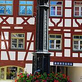 Am Hechtbrunnen erzählt Schankmagd Josepha von ihrer Arbeit.