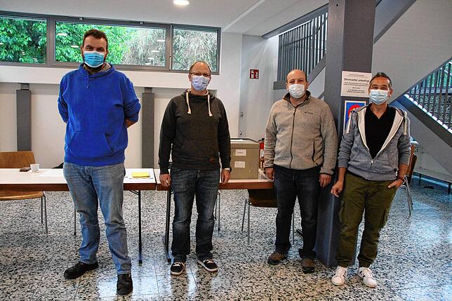 Stühlingen: Für das Bild stellten sich die Wahlhelfer aus demStadtteil Weizen zusammen. Von links: Maximilian Götte, Jochen Würth, ...