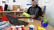 Schulsozialarbeiter Tobias &bdquo;Toby&ldquo; Buck verlässt das Stettener Schulzentrum für eine neue Herausforderung. Bild: Gerd Feuerstein