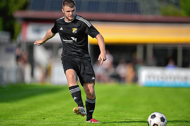 Bild 6: SV 08 Laufenburg unterliegt Tabellenführer FC Teningen mit 0:1 – und wir haben Fotos!