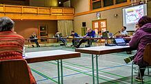 In deutlichem Sicherheitsabstand zueinander tagten am Dienstag die Mitglieder des Meßkircher Gemeinderates in der Stadthalle.