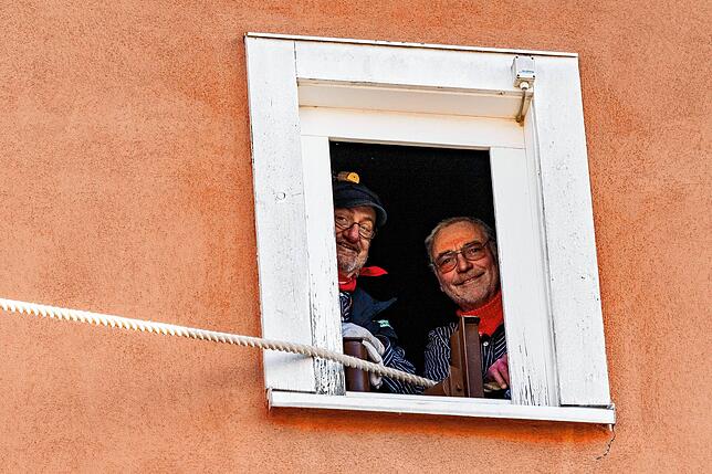 Bild 10: So wird der Narrenbaum am Samstag beim Narrentreffen in Bad Dürrheim aufgestellt!