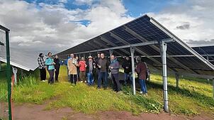 Über Details zum Solarpark Halden informierten sich die Gemeindevertreter in Buchenberg. Foto: Stephan Hübner