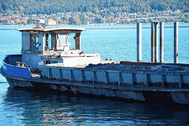 Bild 5: Der Hafen bei Bodman wird ausgebaggert: Hier gibt es die Bilder