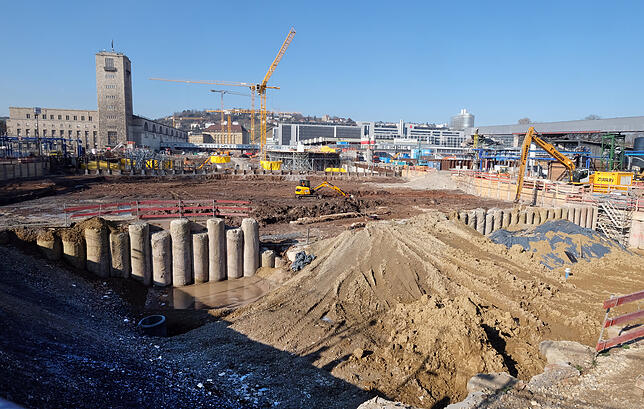 Die Baugrube des Bauprojekts Stuttgart 21. Bei dem milliardenschweren umstrittenen Bauprojekt soll der Hauptbahnhof der ...