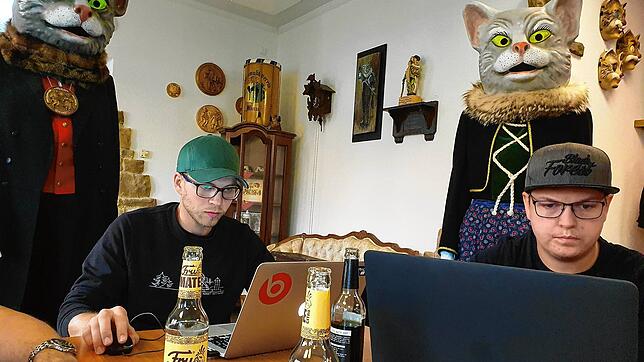 So plant die Katzenmusik ihr Jubiläumsjahr. Im malerisch ausstaffierten Villinger Katzenstüble geht es auch technisch hoch her. Patrick ...