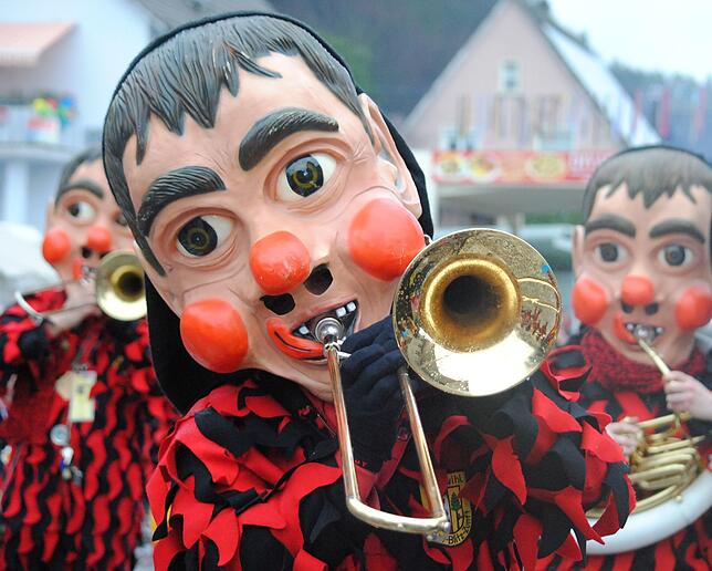 Bild 3: Quiz für Fasnachtsfans: Erkennen Sie diese Narrenfiguren aus der Region?