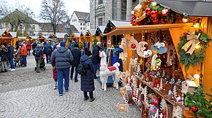 Die Veranstalter des Weihnachtsmarktes sprechen von einer überwältigenden Resonanz, auch die Einzelhändler sind mit dem ...