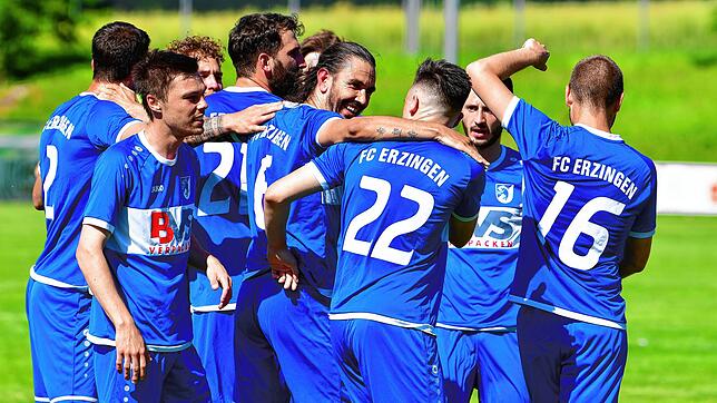 Mit Schwung und einem 8:1-Kantersieg gegen den FC Tiengen 08 zieht der FC Erzingen in die Landesliga-Relegation ein.