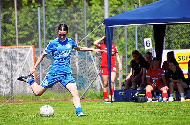 Bild 17: B-Juniorinnen des Hegauer FV unterliegen dem SC Freiburg! Das sind die Bilder des Endspiels
