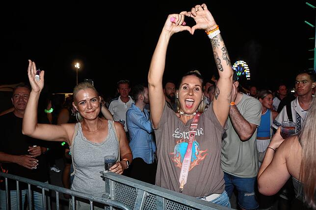 Bild 25: Seenachtfest 2024: Nach dem Feuerwerk wird weitergefeiert! Alle Fotos von der Partynacht