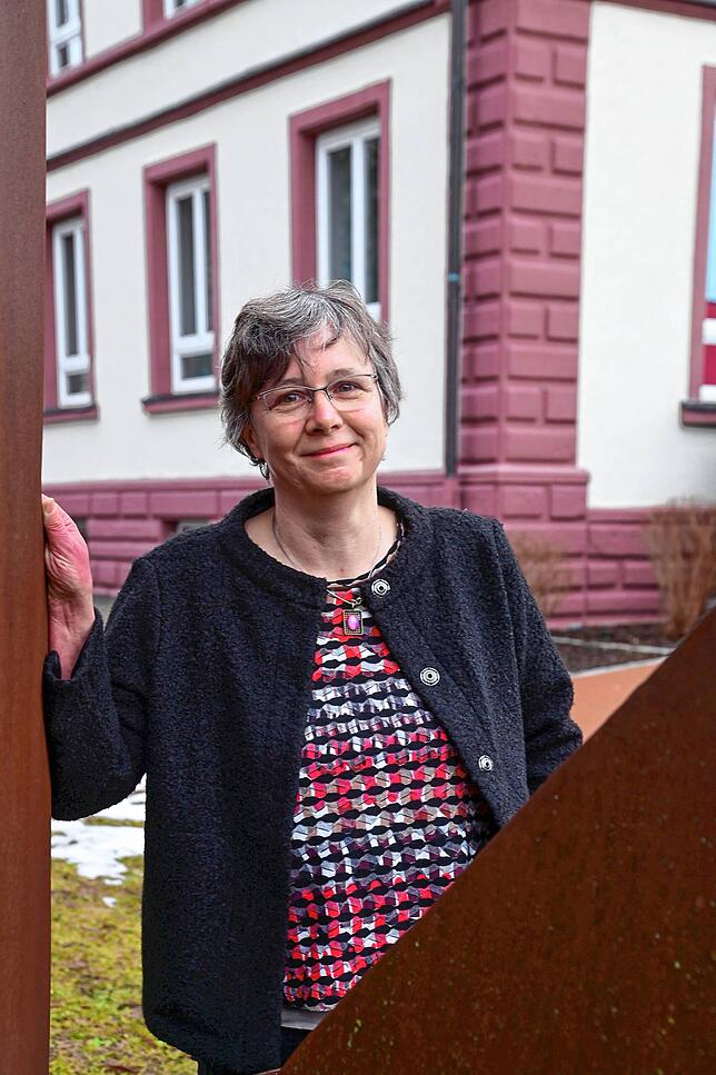 Erdmuthe Terno, Gesamtpädagogische Leiterin an den Zinzendorfschulen in Königsfeld, will in Sachen Handynutzung mit den Schülern ...