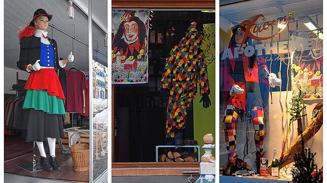 Die ersten Schaufenster sind schon mit Puppen, die Häser der Narrengliederungen tragen, geschmückt.