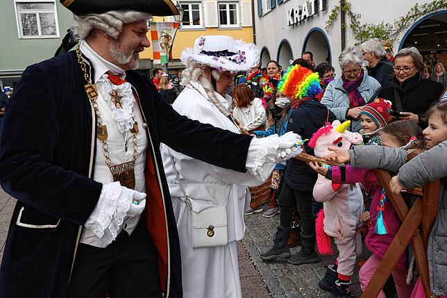 Bild 22: Bilder vom Narrenbaumstellen der Narrizella Ratoldi auf dem Marktplatz