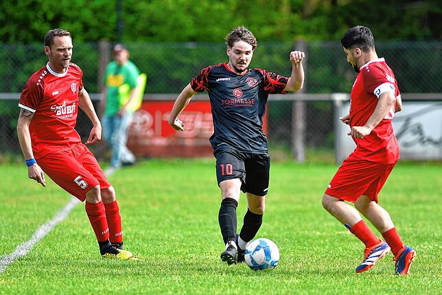 Bild 2: Elf Tore! Unsere Bildergalerie vom 6:5-Erfolg des VfB Villingen gegen den FC Löffingen