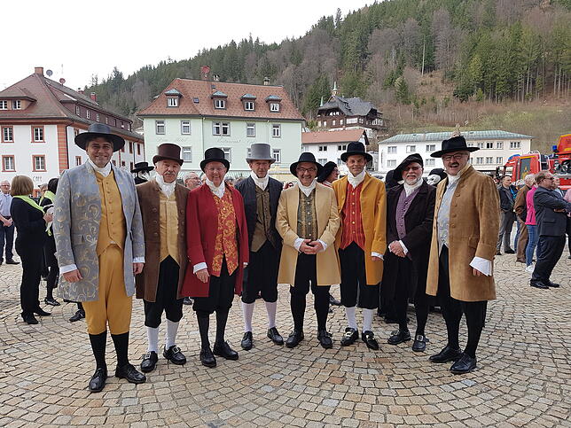 Auch Landrat Martin Kistler (links) steht regelmäßig auf der Bühne, wie beim Dogerner Kom(m)ödle in seiner Heimatgemeinde. Auch bei den ...