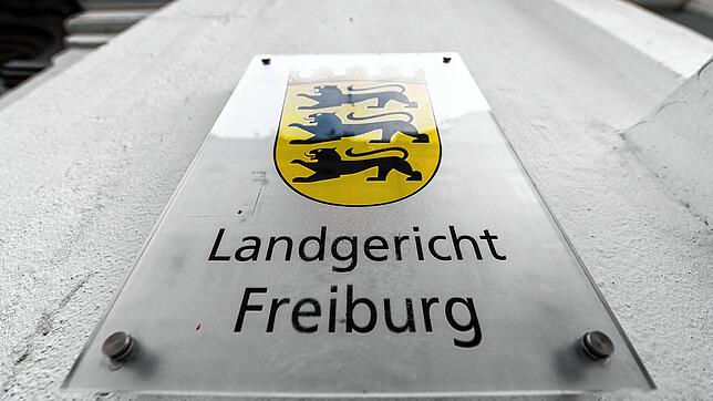 Im Landgericht in Freiburg wurde das Urteil gegen einen Ex-Fußballtrainer gesprochen.