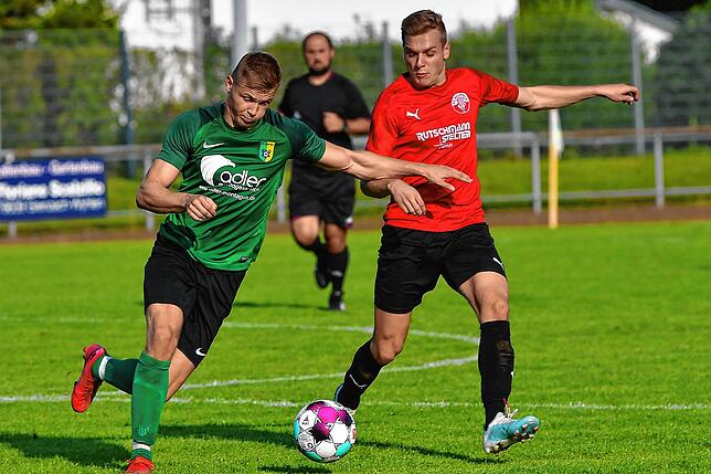 Bild 9: SV Herten müht sich zu einem 2:0 gegen den FC Hochrhein &ndash; und wir haben Bilder!