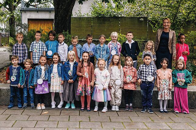 Die Klasse 1a der Gemeinschaftsschule Steißlingen mit ihrer Klassenlehrerin Anja Rösch.