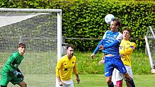 Der FC Radolfzell (Tobias Bertsch erzielt hier das 6:1) verabreichte der SG Dettingen-Dingelsdorf eine 7:1-Packung.