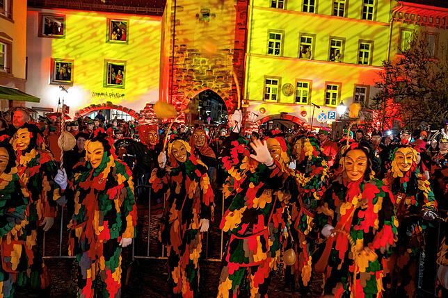 Bild 26: 150 Jahre Katzenmusik: Narrenspiel vor dem Riettor