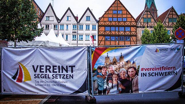 „Vereint Segel setzen“ ist das Motto der diesjährigen Einheitsfeier in Schwerin. Das bewegt fast niemanden.